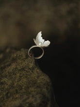 Load image into Gallery viewer, Special Piece To Nadette / Flame Ring with Fresh Water Pearl
