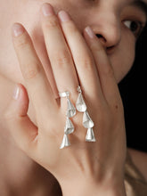 Load image into Gallery viewer, 谷风Brise De Vallée Silver Ring With Strings of Bells
