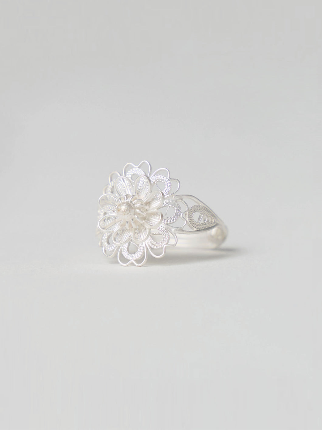 叠DIE - Knitting silver rings with multiple layers of petals