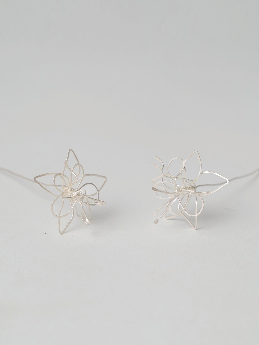 冠GUAN - Spiral flower shaped earrings