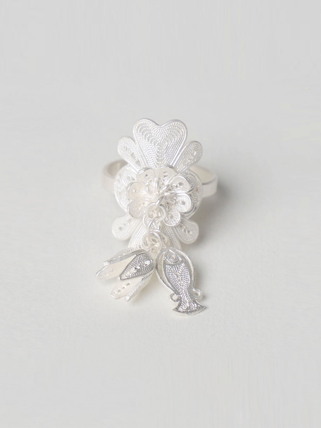 穗SUI-Flower shaped silver rings with fish and bloom hangings