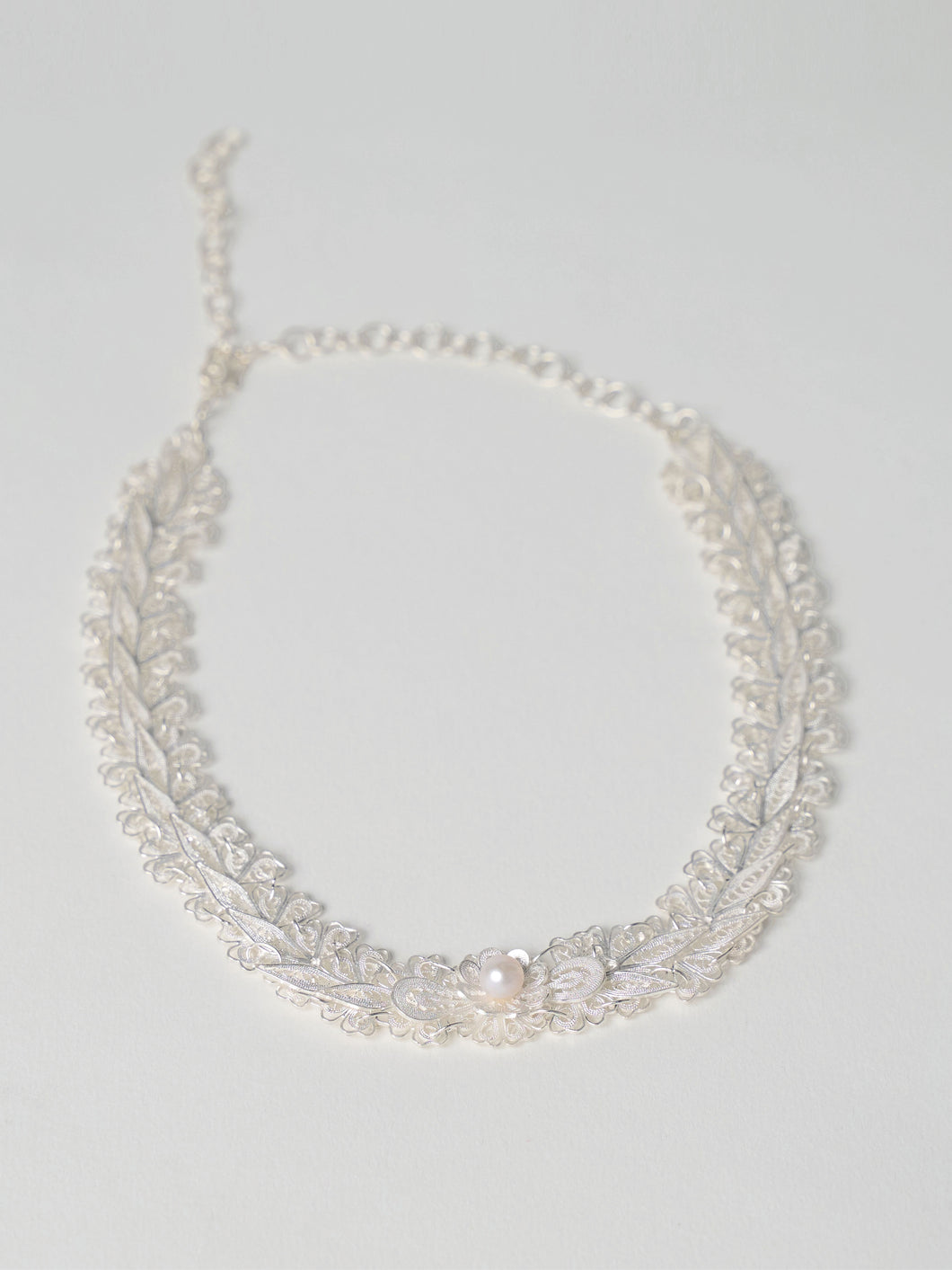 炽火 Flamme Dansante Filigree Choker With Fresh Water Pearl