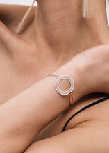 Load image into Gallery viewer, DISTANT HANDS Filigree Red String Bracelet
