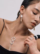 Load image into Gallery viewer, DISTANT HANDS Four-way Spreading Filigree Earrings

