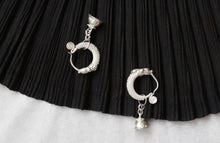 Load image into Gallery viewer, 湛ZHAN (exceptional collection)- Knitting silver earrings with bell decoration
