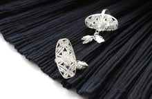 Load image into Gallery viewer, 穗SUI- Knitting silver rings with fish and bloom shaped hangings
