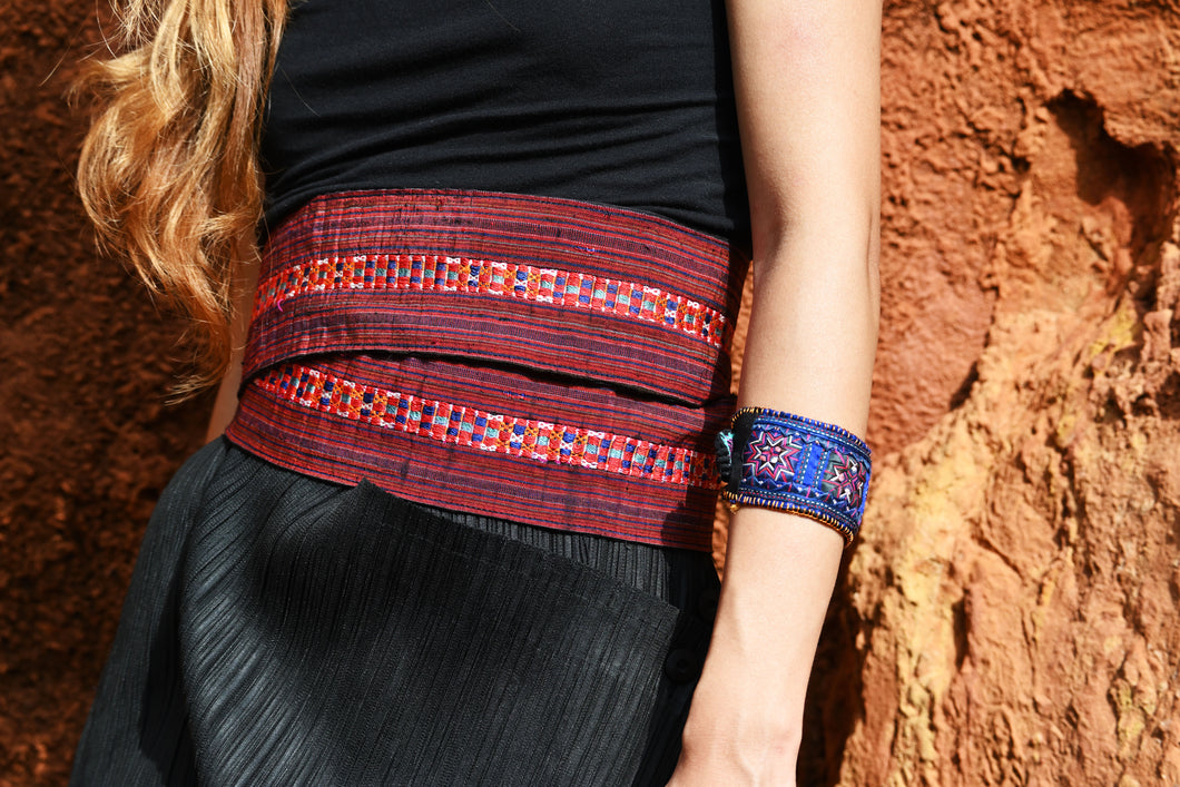 绣XIU- Dark red hand woven belt with floss silk embroidery