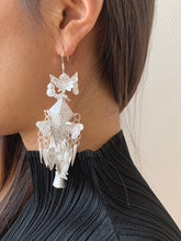 Load image into Gallery viewer, 湛ZHAN(exceptional collection)- sparkling silver earrings with pyramid decoration
