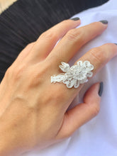 Load image into Gallery viewer, 穗SUI-Flower shaped silver rings with fish and bloom hangings
